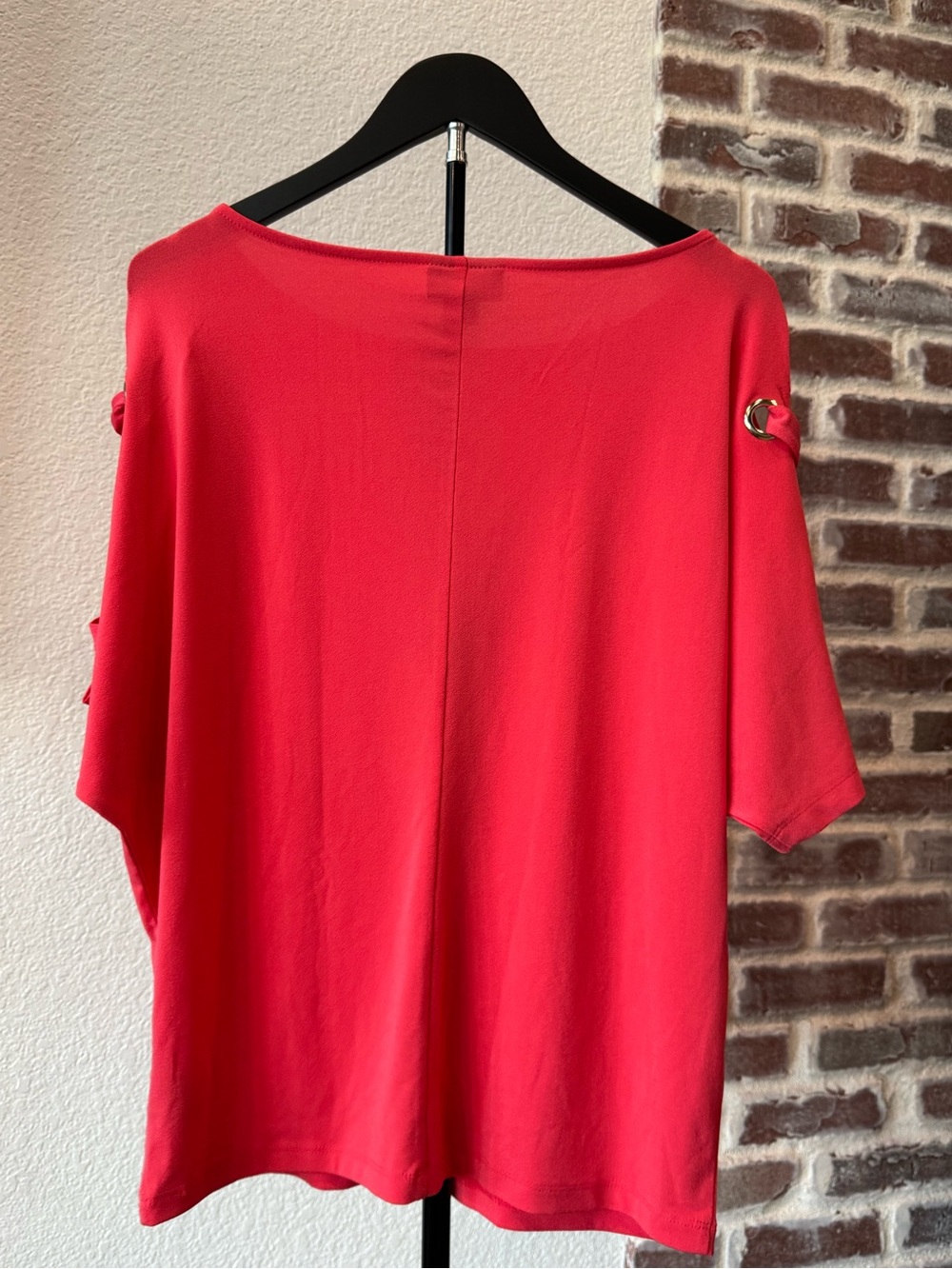 Bundle of 2 Tops Cold-Shoulder Ring Detail Black & Coral Womens Medium - Picture 9 of 9